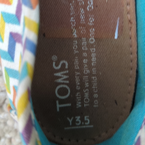 Kids' Tom's shoes size 3.5 - Picture 5 of 5